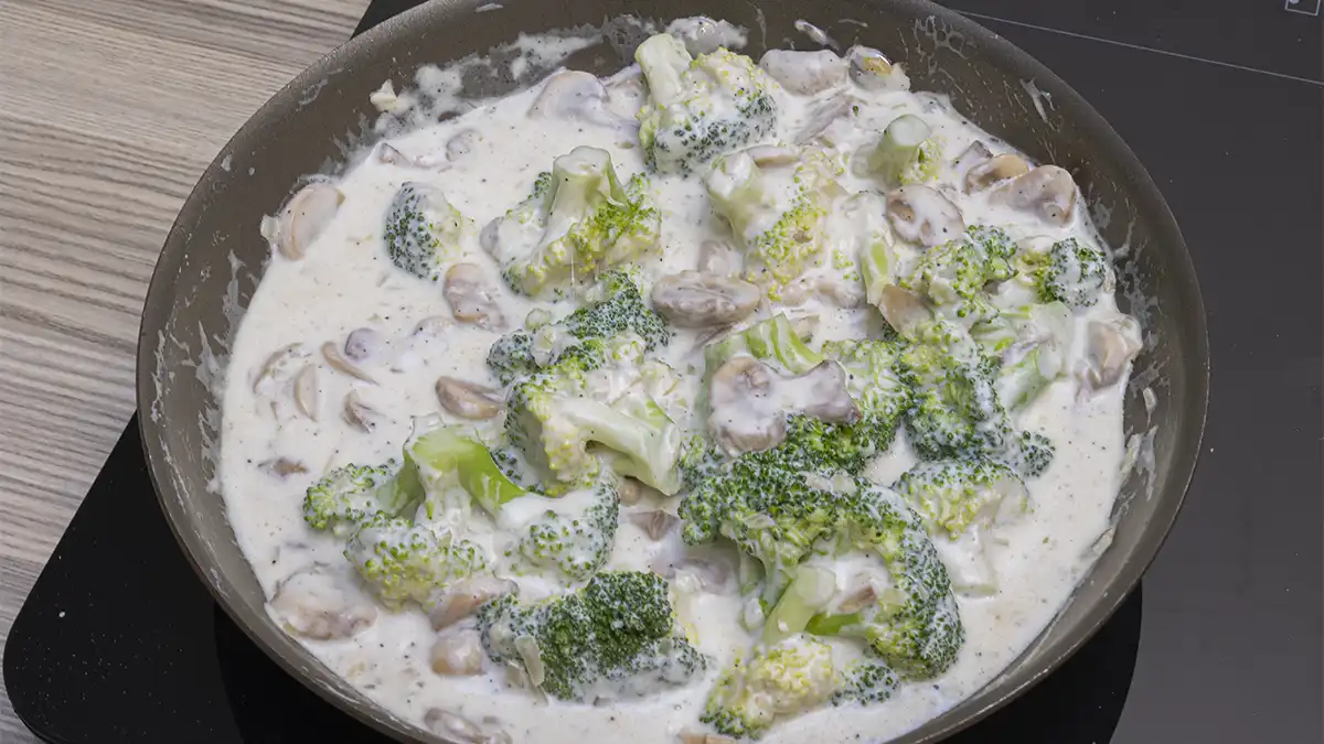 Brócoli Con Champiñones En Salsa Blanca