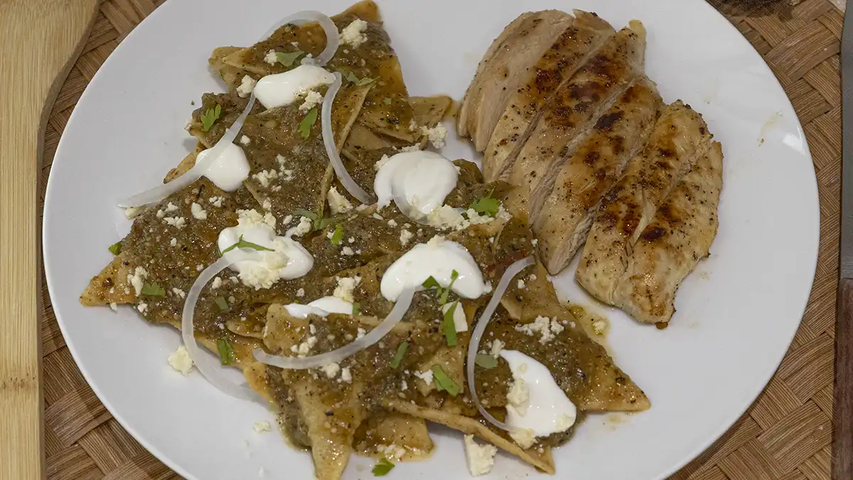Chilaquiles Verde con Pollo